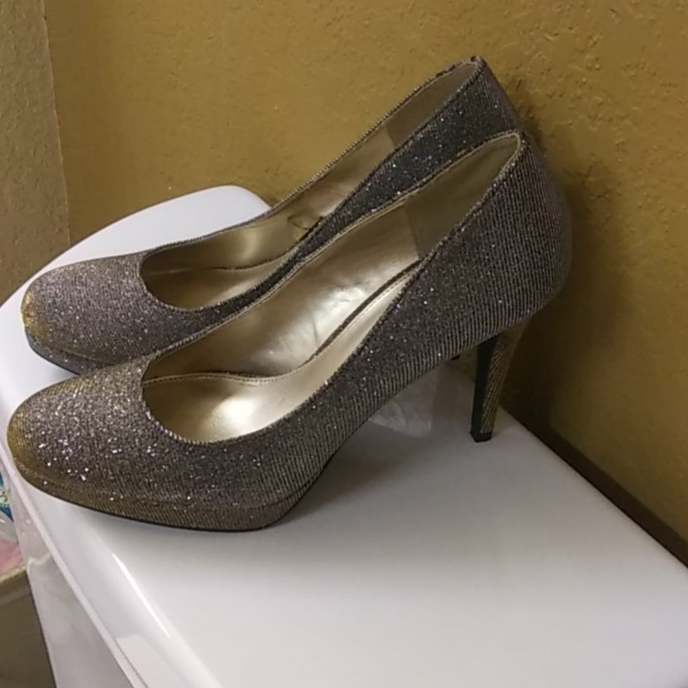 Fioni Night Size 10 High Heel Shoes